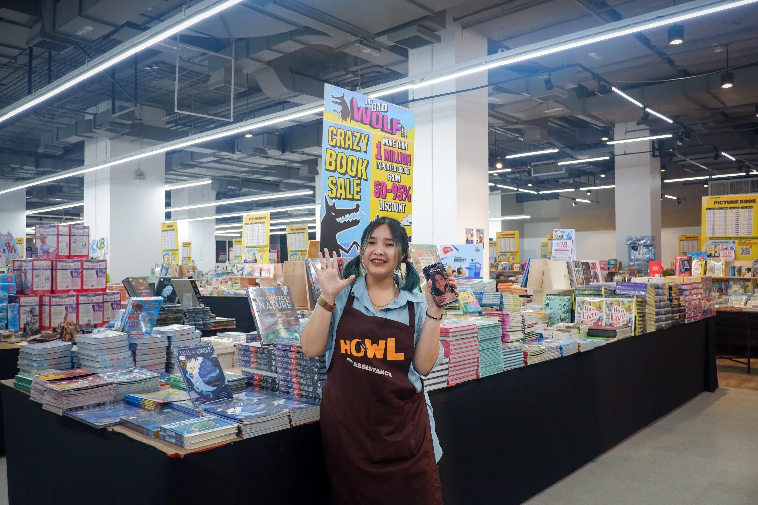 บรรยากาศการทำงานที่งาน Big Bad Wolf